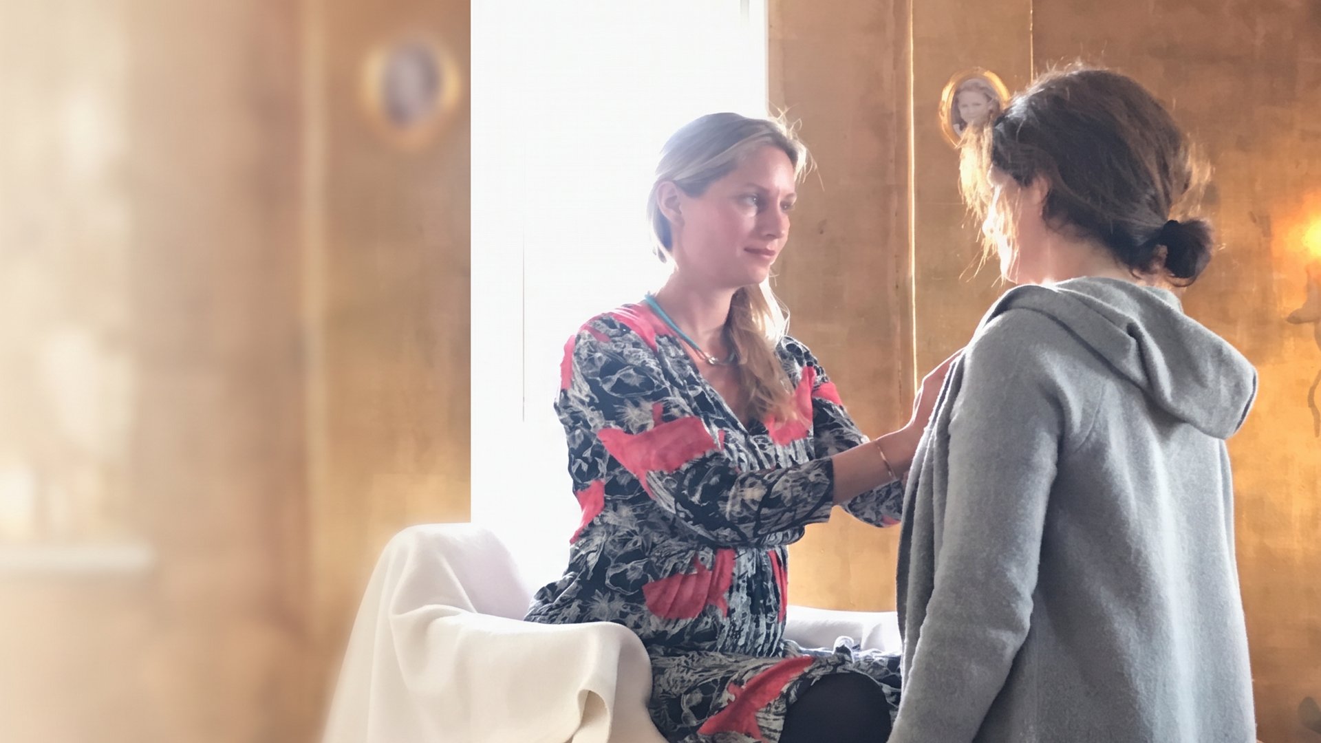 Orama working one-on-one with a client